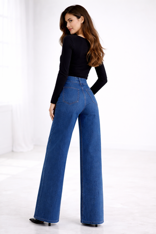 Clara – Classic High-Waist Denim